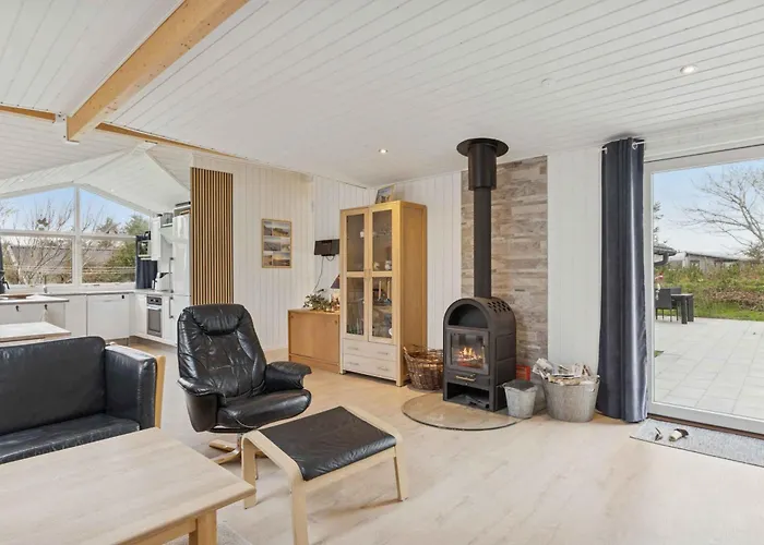 Paradise Near * Lokken