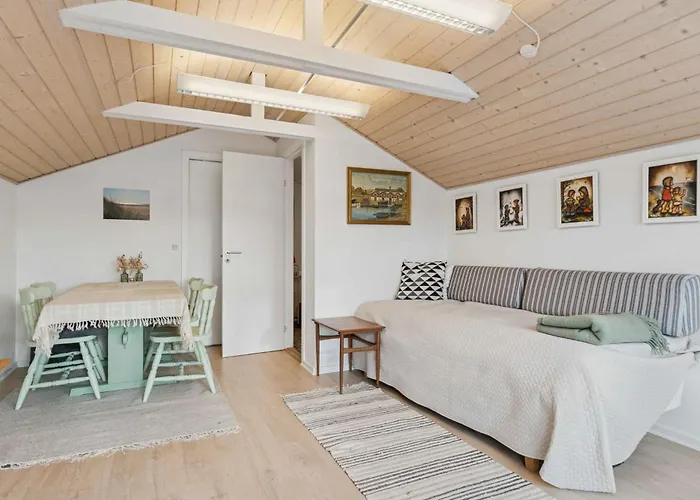 Paradise Near * Lokken